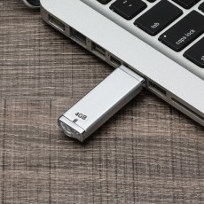 Pen Drive 4/8GB Super Talent Personalizado MG00019
